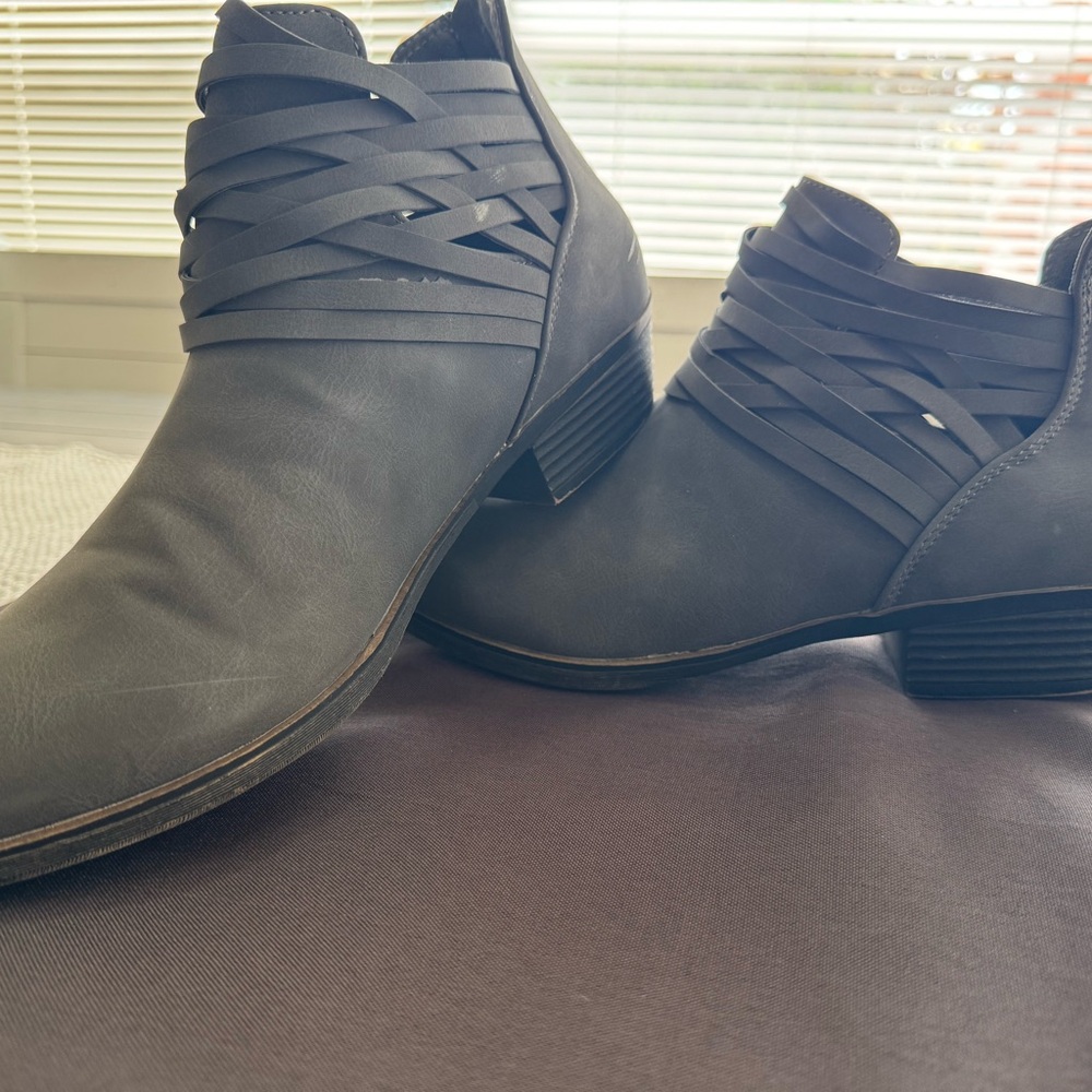 Rampage Gray Ankle Booties with Cushioned Sole